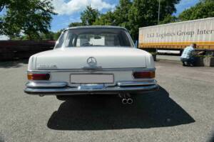 Imagen 3/58 de Mercedes-Benz 280 SE (1970)