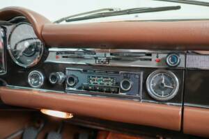 Image 9/24 of Mercedes-Benz 280 SL (1970)