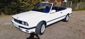 Image 32/55 of BMW 320i (1991)