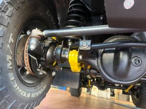 Image 29/30 of Land Rover Defender 90 "Limited" (2005)