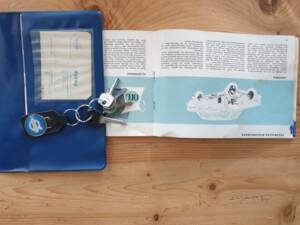 Image 8/9 of Volvo P 144 (1968)