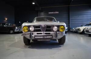 Image 2/27 of Alfa Romeo 1750 GT Veloce (1970)