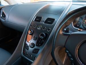 Image 62/80 of Aston Martin Vanquish (2013)