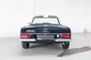 Image 7/40 de Mercedes-Benz 250 SL (1967)