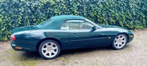 Image 10/39 of Jaguar XK8 4.0 (1998)