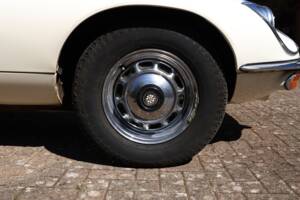 Image 25/50 de Jaguar Type E V12 (1972)