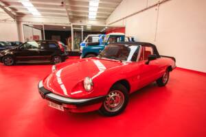 Image 8/24 of Alfa Romeo 2.0 Spider (1987)