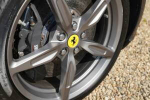 Bild 42/50 von Ferrari California (2010)