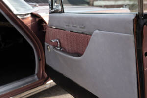 Afbeelding 37/84 van Chrysler New Yorker 2-Door Hardtop (1961)