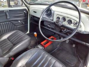 Immagine 6/29 di Morris Minor 1000 Traveller (1968)