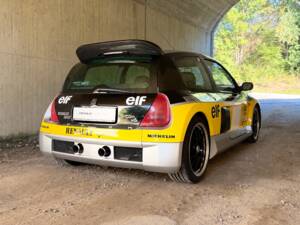 Imagen 6/29 de Renault Clio II V6 (2002)