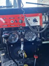 Image 8/54 of Land Rover 109 (1970)