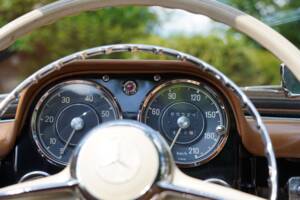Afbeelding 4/10 van Mercedes-Benz 190 SL (1959)