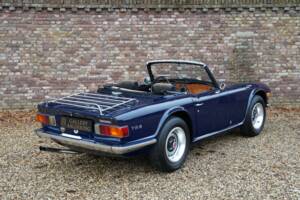 Image 2/50 of Triumph TR 6 PI (1972)