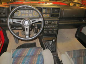 Imagen 80/85 de Lancia Delta HF Integrale 16V (1990)