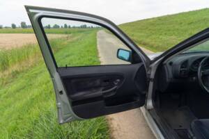 Image 4/40 de BMW 320i (1994)