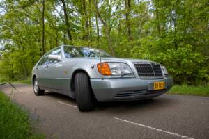 Image 2/59 of Mercedes-Benz 600 SEL (1992)