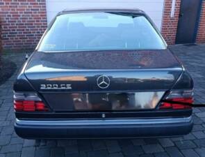 Image 6/7 of Mercedes-Benz 300 CE (1990)