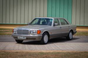 Bild 7/29 von Mercedes-Benz 300 SEL (1990)