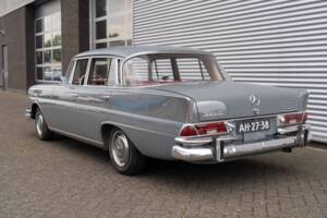 Image 8/8 of Mercedes-Benz 220 S b (1962)