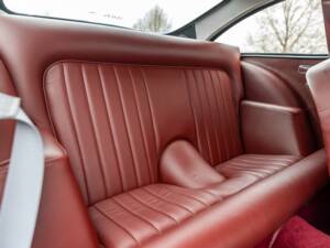 Immagine 42/74 di Aston Martin DB 5 Vantage (1964)