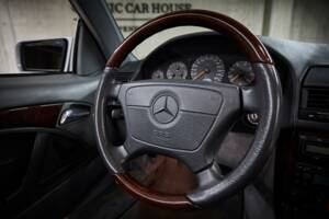 Immagine 57/95 di Mercedes-Benz SL 600 (1998)