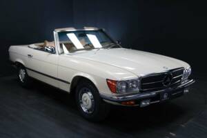 Image 7/50 de Mercedes-Benz 450 SL (1973)
