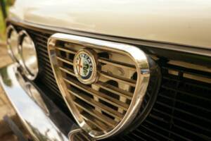 Image 18/100 of Alfa Romeo Giulia Nuova Super 1300 (1977)