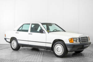 Image 5/50 de Mercedes-Benz 190 D (1985)
