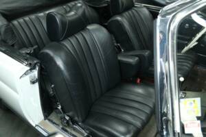 Image 20/30 of Mercedes-Benz 250 SE (1966)