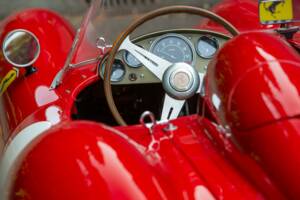 Image 2/17 of Ferrari 250 GT (1963)