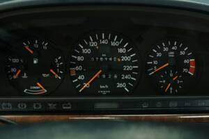 Afbeelding 16/50 van Mercedes-Benz 560 SEC (1991)