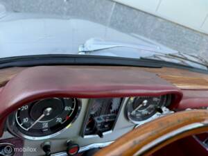 Image 23/27 of Mercedes-Benz 230 SL (1967)