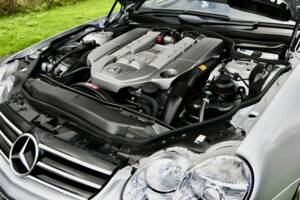 Image 34/50 of Mercedes-Benz SL 55 AMG (2006)