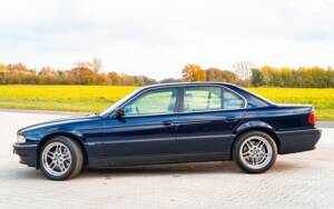 Image 9/55 of BMW 740i (1997)