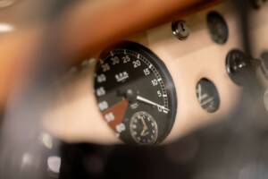 Image 24/50 of Jaguar XK 120 OTS (1952)