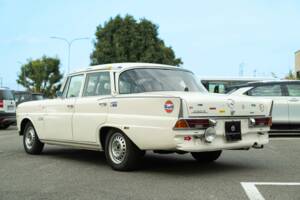 Bild 2/50 von Mercedes-Benz 220 S b (1967)