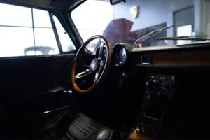 Image 15/27 of Alfa Romeo 1750 GT Veloce (1970)