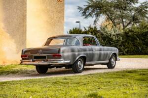 Image 14/86 of Mercedes-Benz 300 SE (1965)