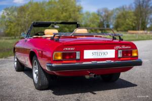 Afbeelding 10/42 van Alfa Romeo 2000 Spider Veloce (1980)