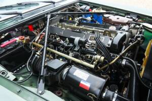 Image 12/50 of Jaguar XJ 6 4.2 (1985)