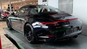 Image 5/19 of Porsche 911 Targa 4 GTS (1900)