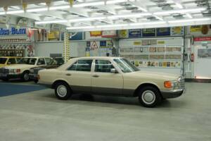 Bild 47/50 von Mercedes-Benz 280 SE (1984)