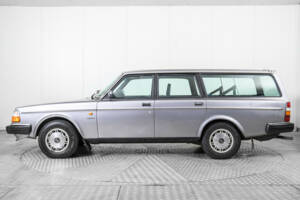 Image 9/50 of Volvo 245 GLE (1982)
