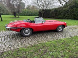 Image 12/29 de Jaguar E-Type (1969)