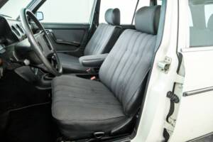 Image 31/50 of Mercedes-Benz 230 TE (1984)