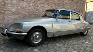 Image 2/67 de Citroën DS 23 Pallas IE (1973)