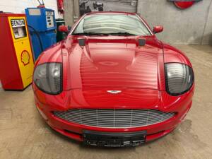 Immagine 4/18 di Aston Martin V12 Vanquish (2003)