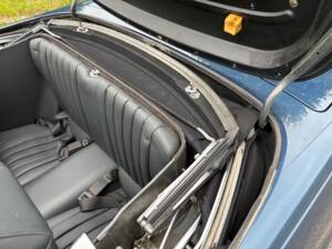 Image 15/31 of Mercedes-Benz 420 SL (1987)