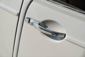 Image 22/50 of Morris Minor 1000 (1958)